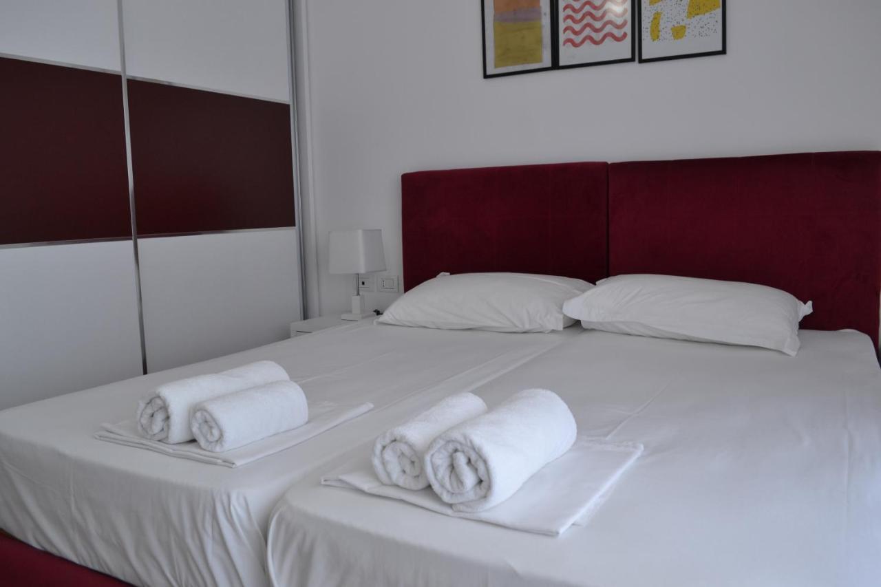 Seaview Penthouse 2 Bedrooms Apartment & Box Garage Vlorë Esterno foto