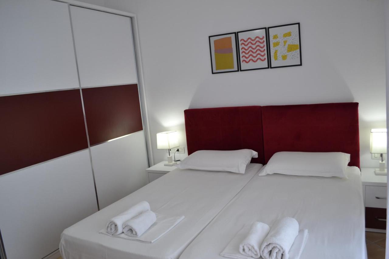 Seaview Penthouse 2 Bedrooms Apartment & Box Garage Vlorë Esterno foto