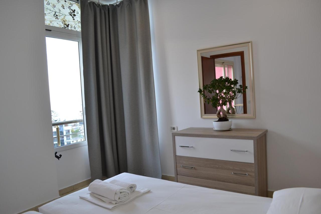 Seaview Penthouse 2 Bedrooms Apartment & Box Garage Vlorë Esterno foto